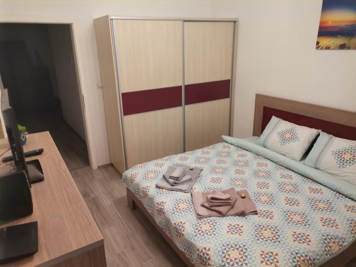 Calla 1 - Modern & Cozy Main Square Apartment In The City Shopping Center - Parking Slot With Parking Security Скопье Экстерьер фото