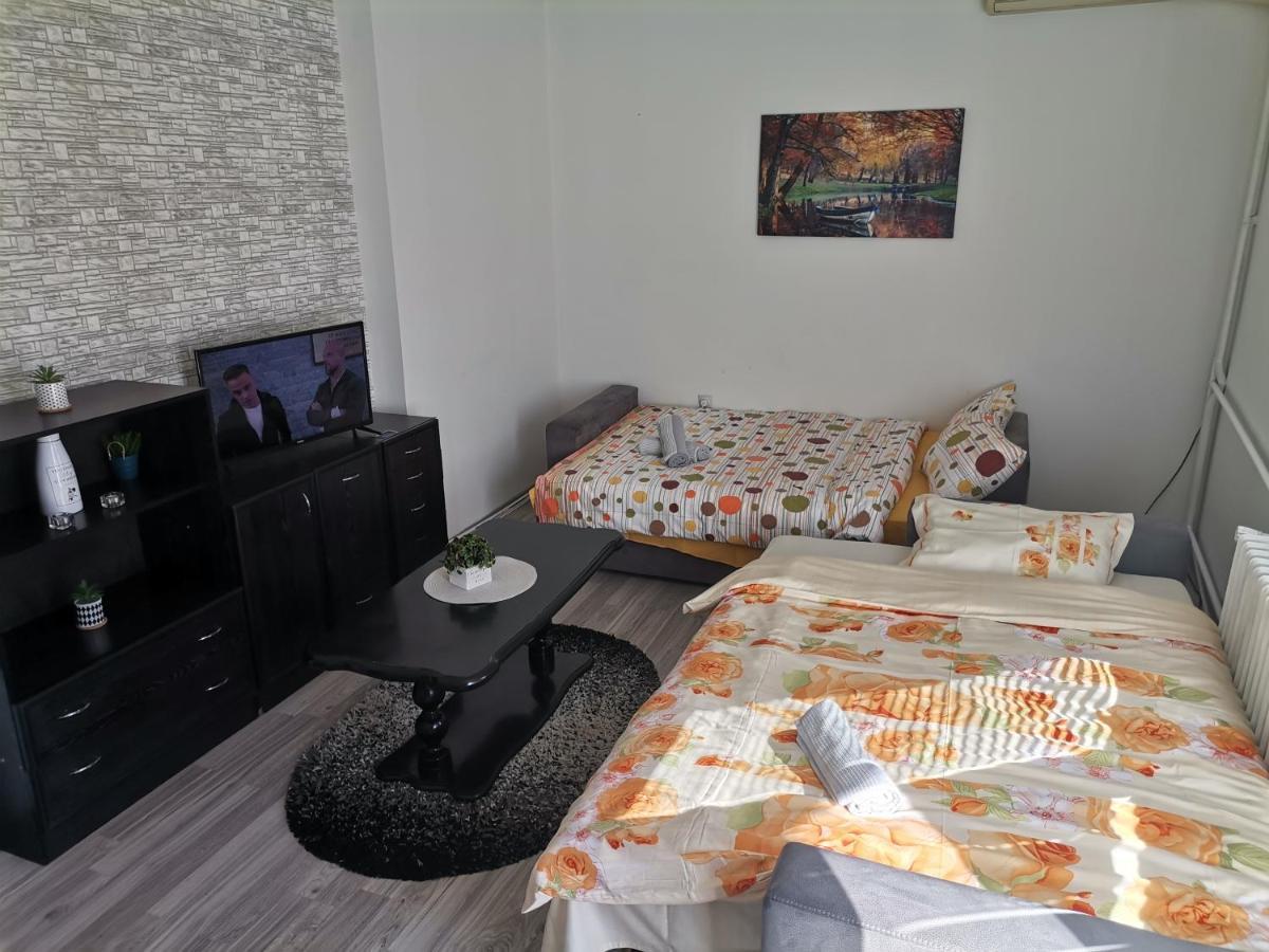 Calla 1 - Modern & Cozy Main Square Apartment In The City Shopping Center - Parking Slot With Parking Security Скопье Экстерьер фото